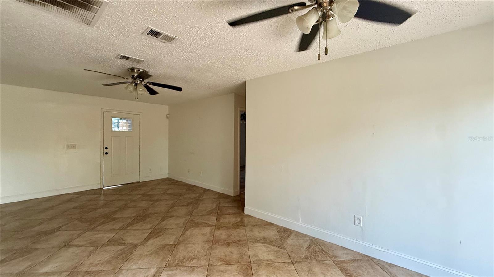 BVL UNIT 6 1ST ADD - Residential Lease