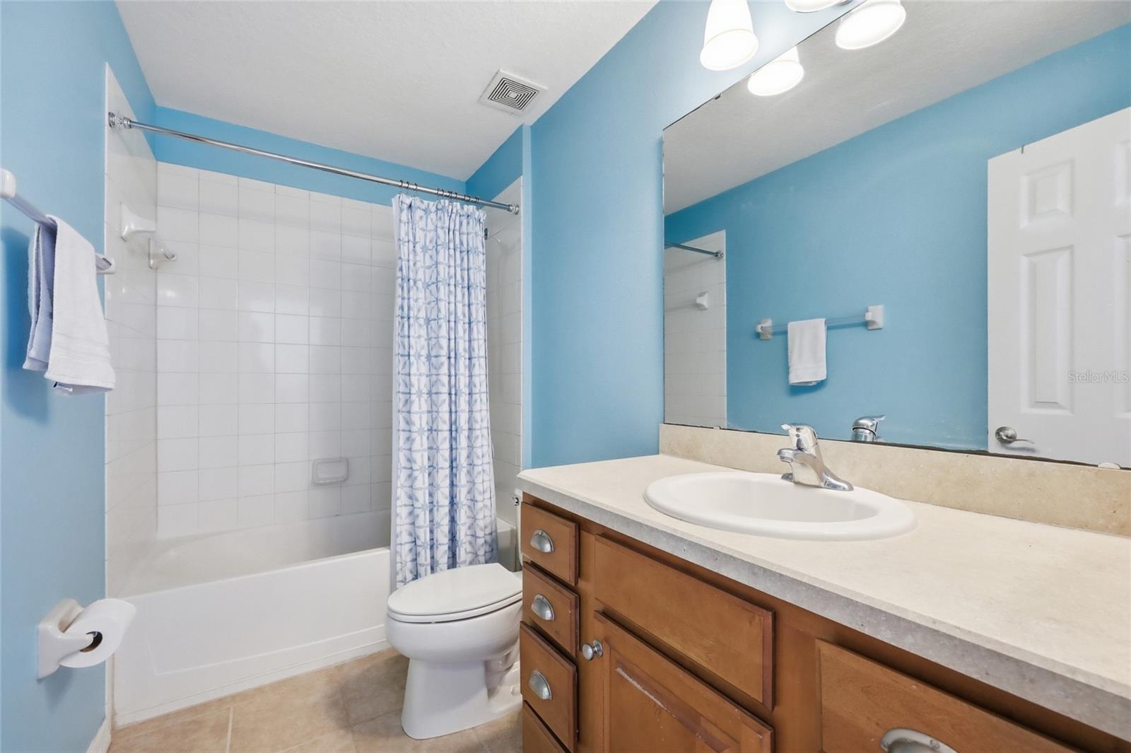 SORRENTO SHORES - Residential