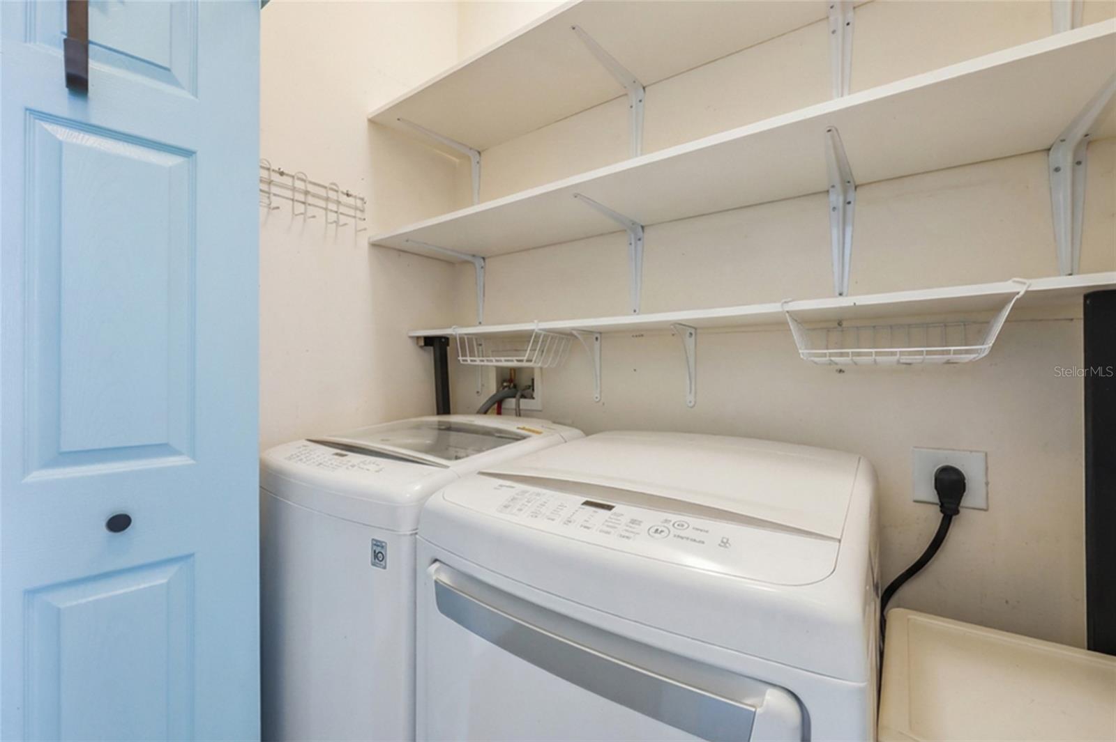 SORRENTO SHORES - Residential