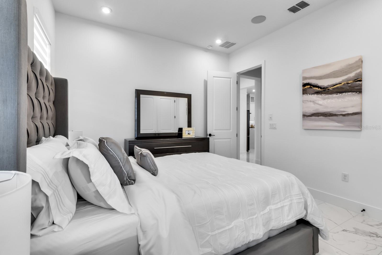 CELEBRATION ISLAND VILLAGE - Residential