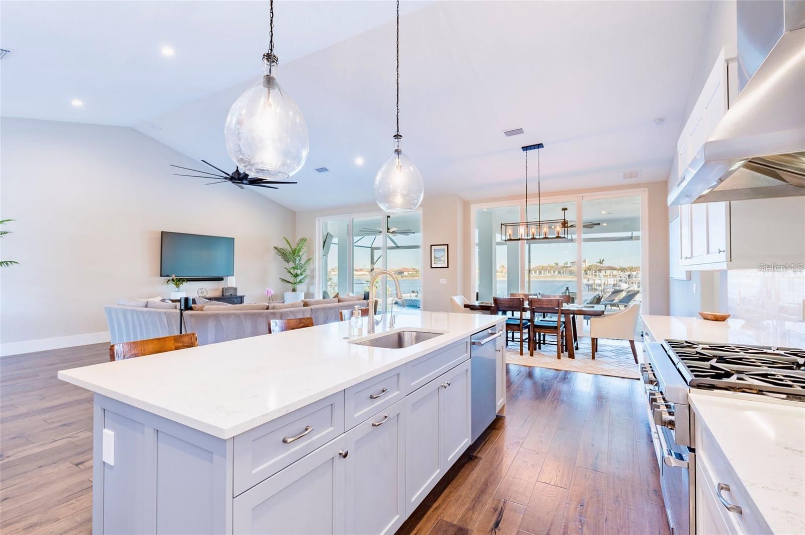 SANCTUARY COVE - Residential