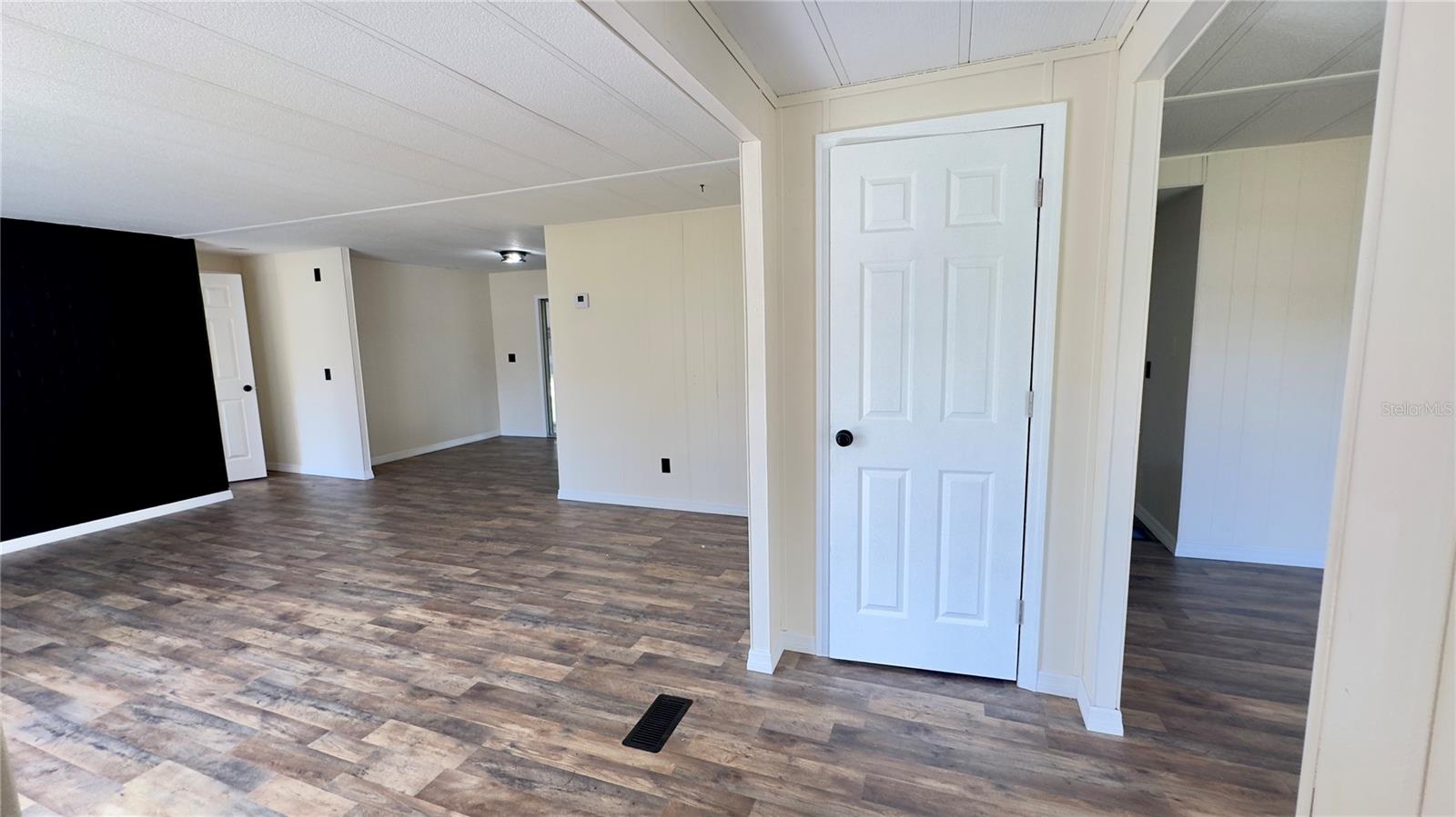 SILVER SPGS VILLAGE - Residential