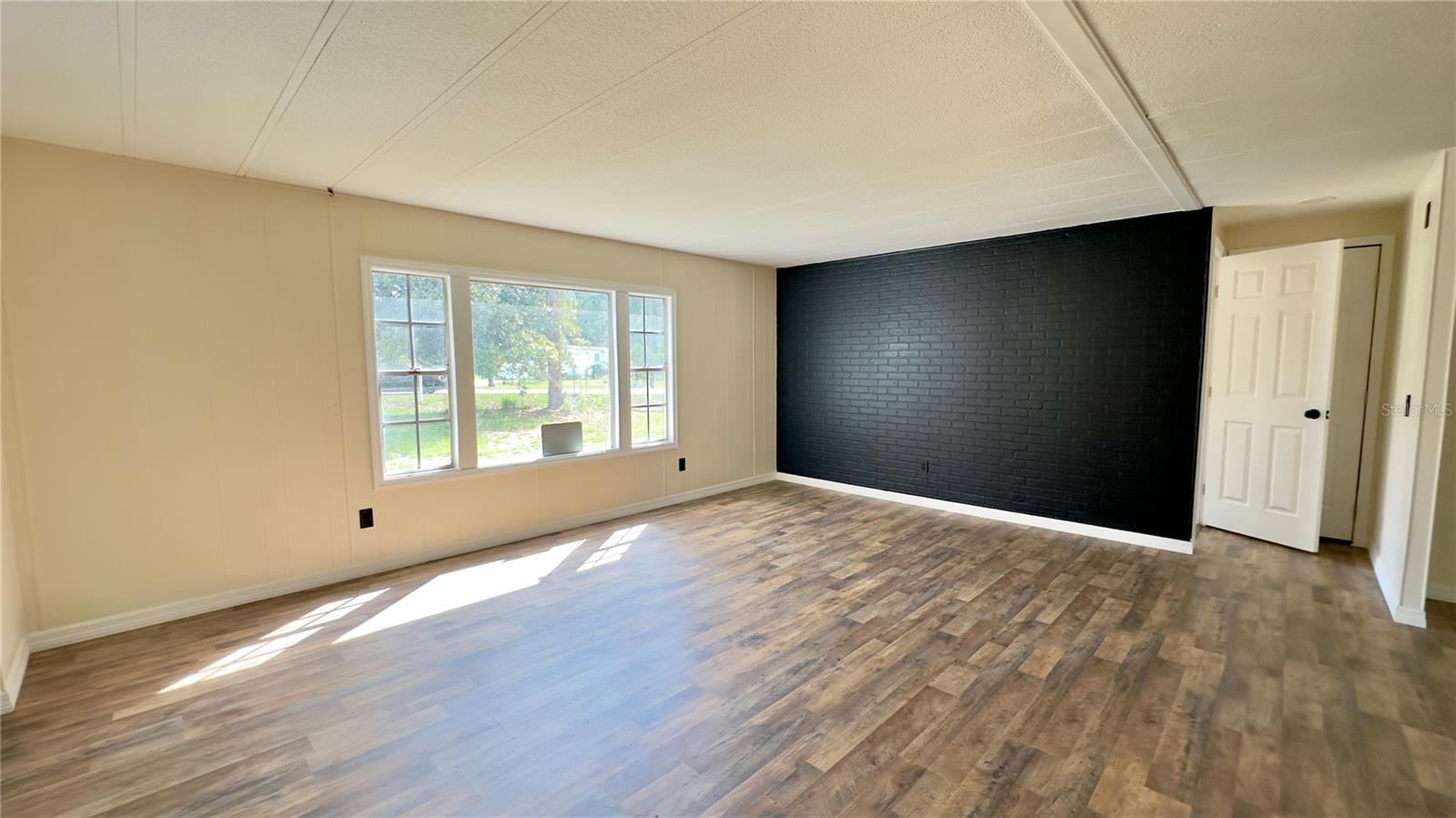 SILVER SPGS VILLAGE - Residential