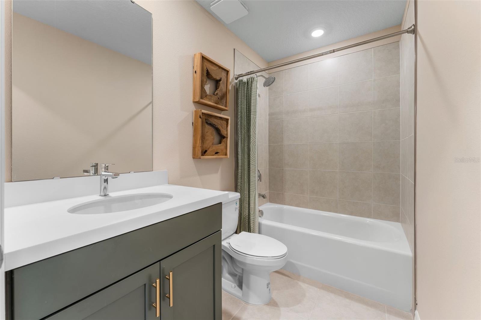 EDEN CREST TOWNHOMES - Residential