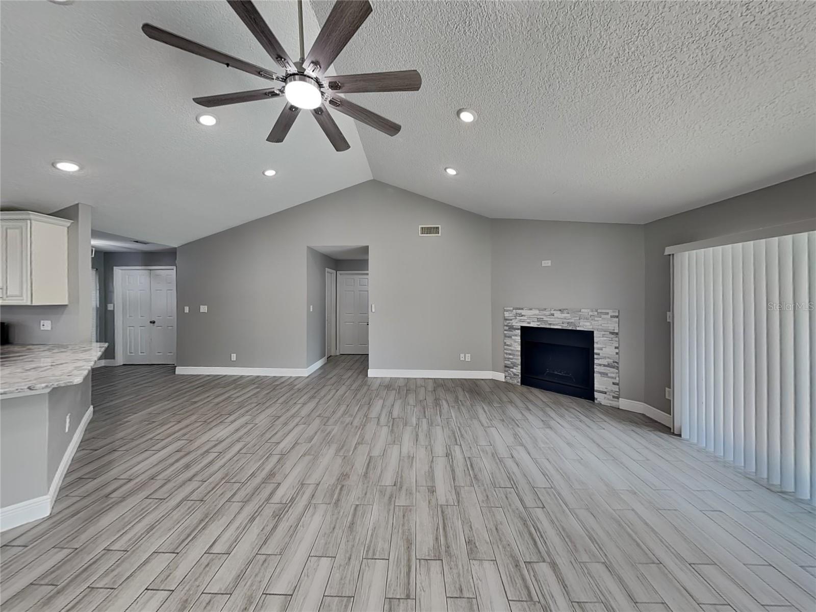 DEER RUN UNIT 10 - Residential Lease