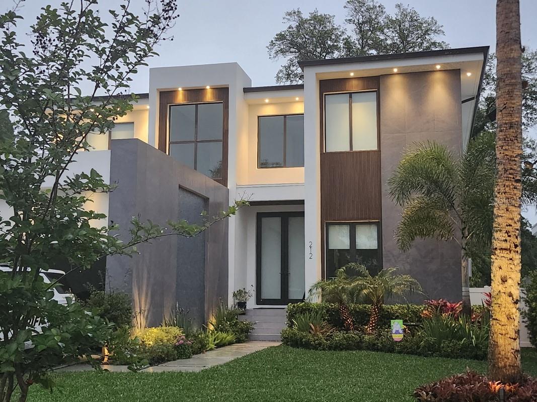 212 S RENELLIE DRIVE