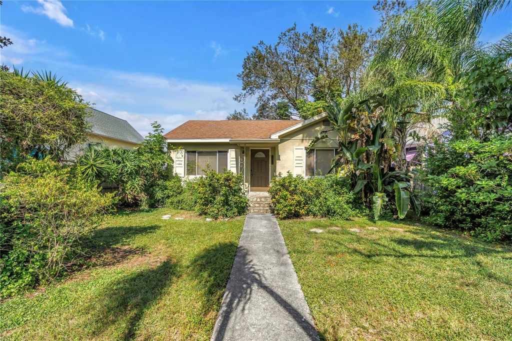 Photo of 1211 16th Avenue N, St Petersburg, FL 33704 (MLS # TB8441253)