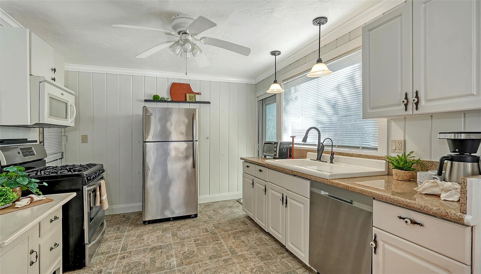 MARBLES W O CORR OF - Residential