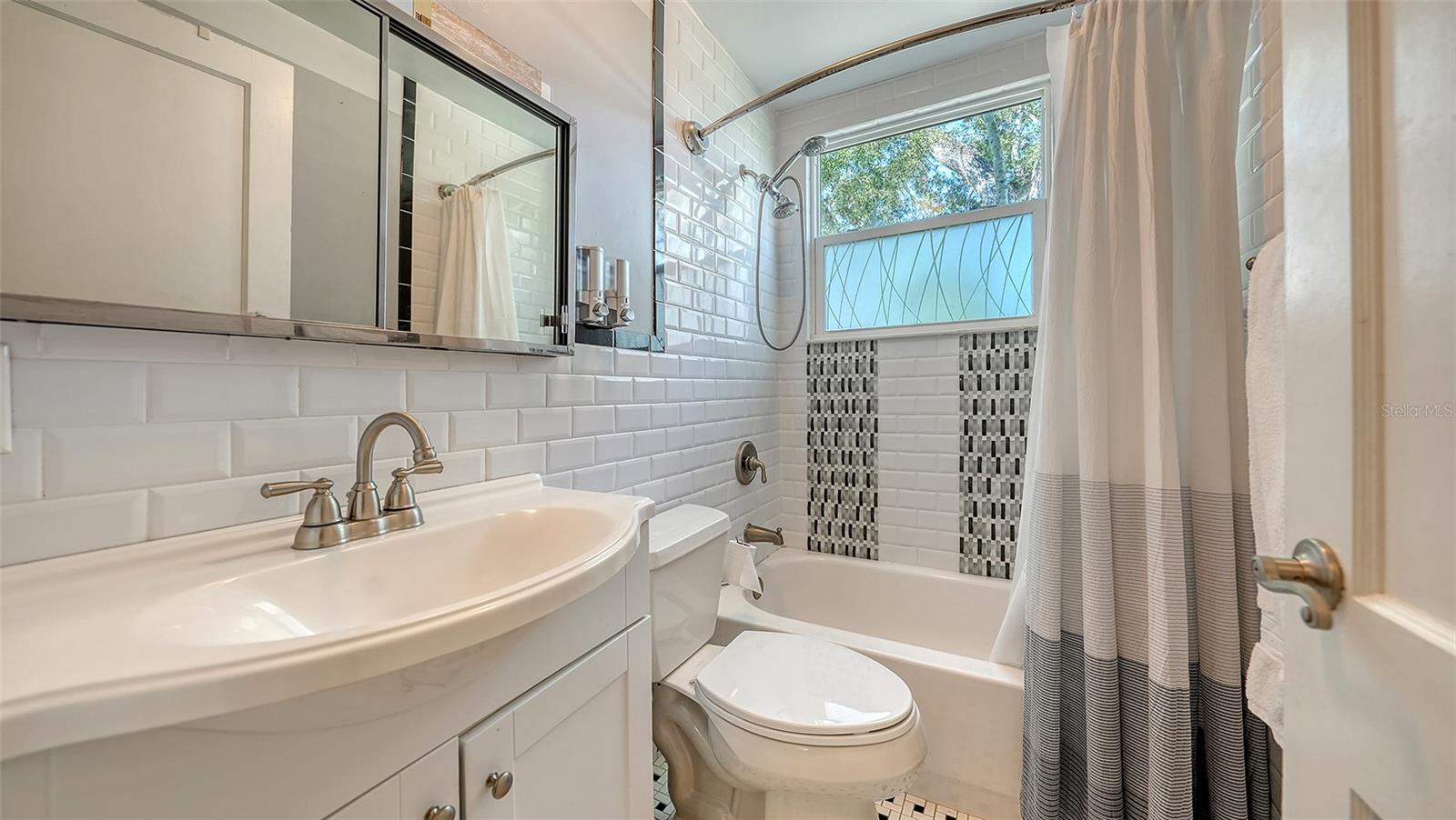 MARBLES W O CORR OF - Residential