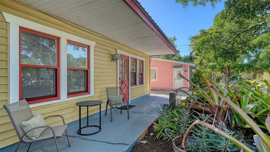 Photo of 521 Ohio Place, Sarasota, FL 34236 (MLS # A4668124)