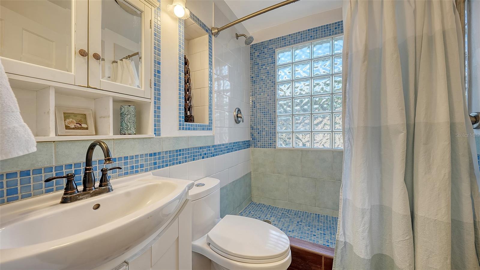 MARBLES W O CORR OF - Residential