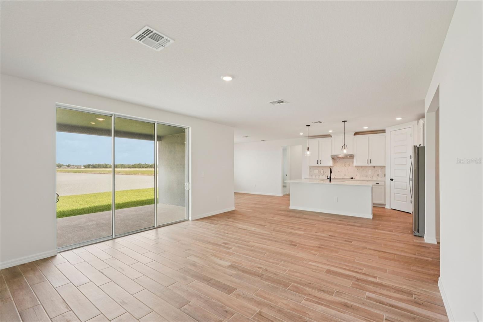 OAKFIELD TRAILS - Residential
