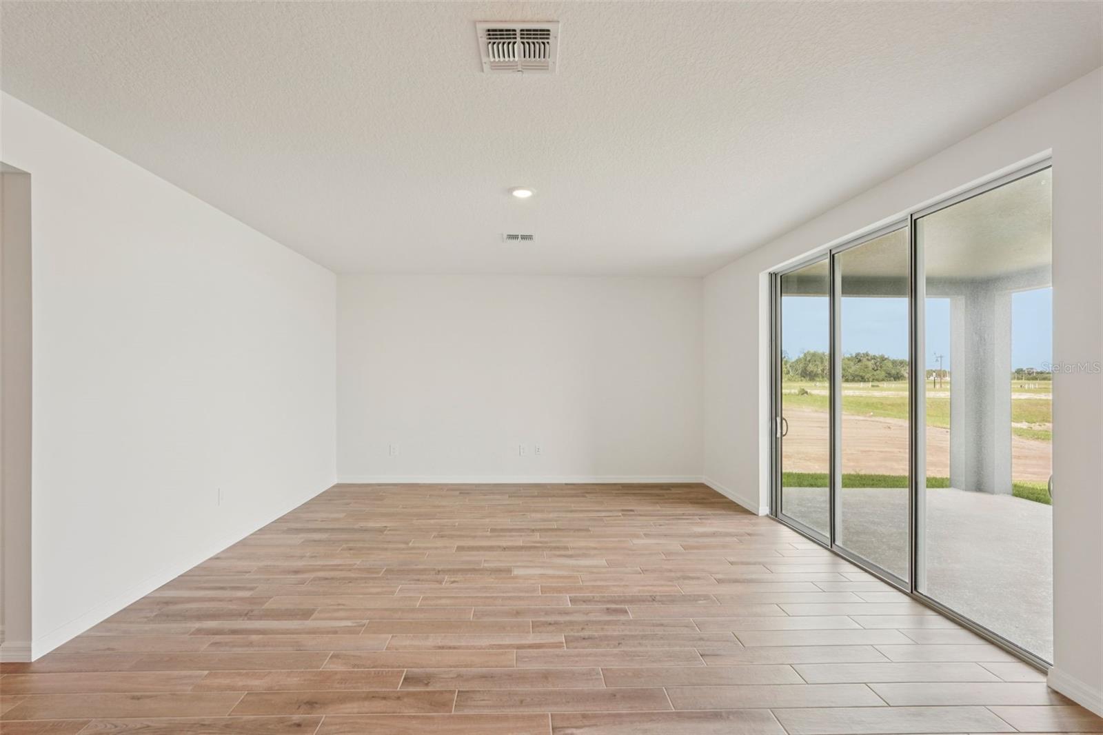 OAKFIELD TRAILS - Residential