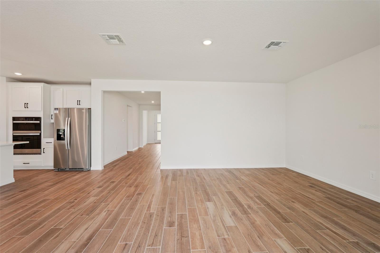 OAKFIELD TRAILS - Residential