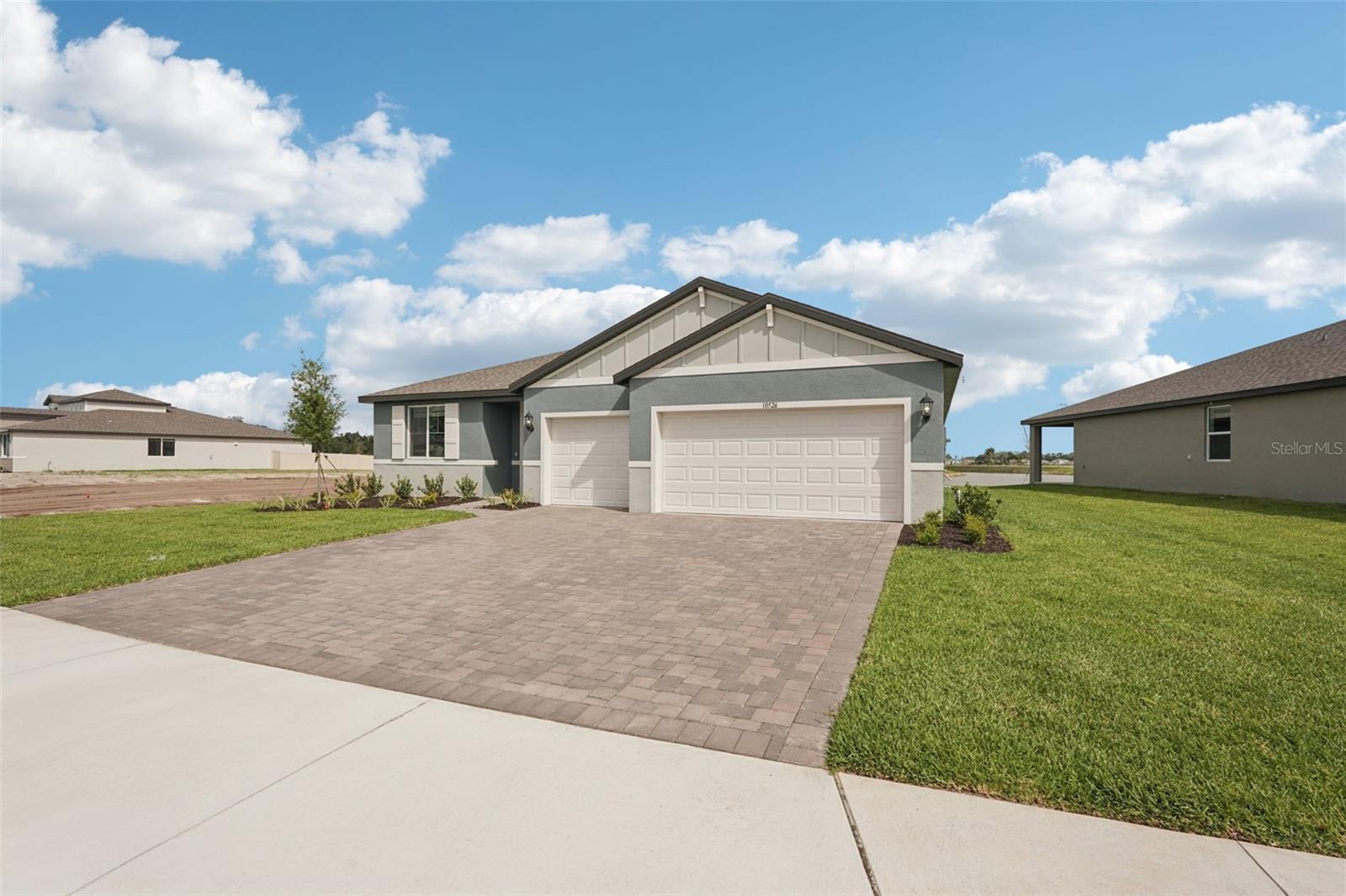 OAKFIELD TRAILS - Residential