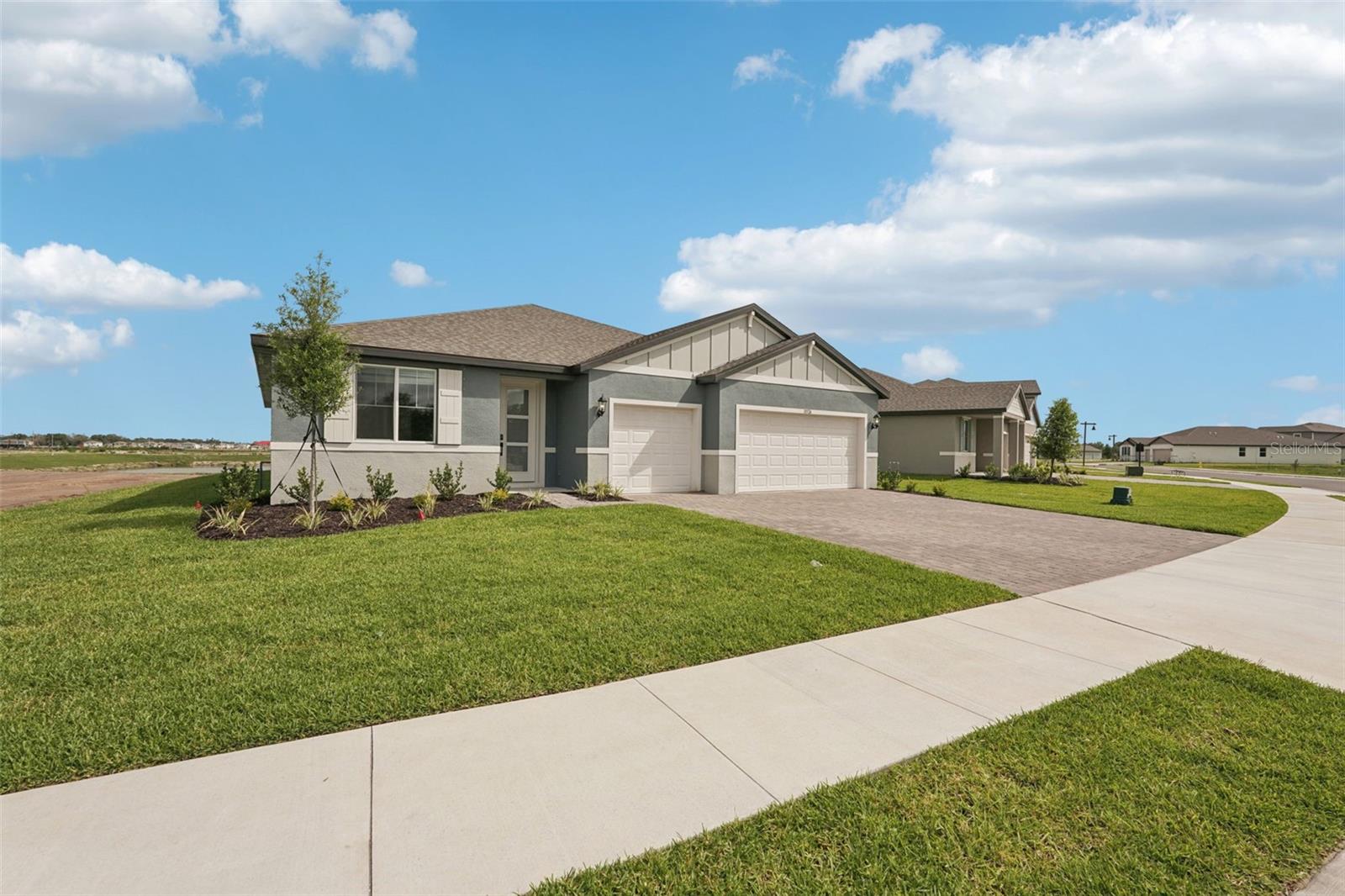 OAKFIELD TRAILS - Residential