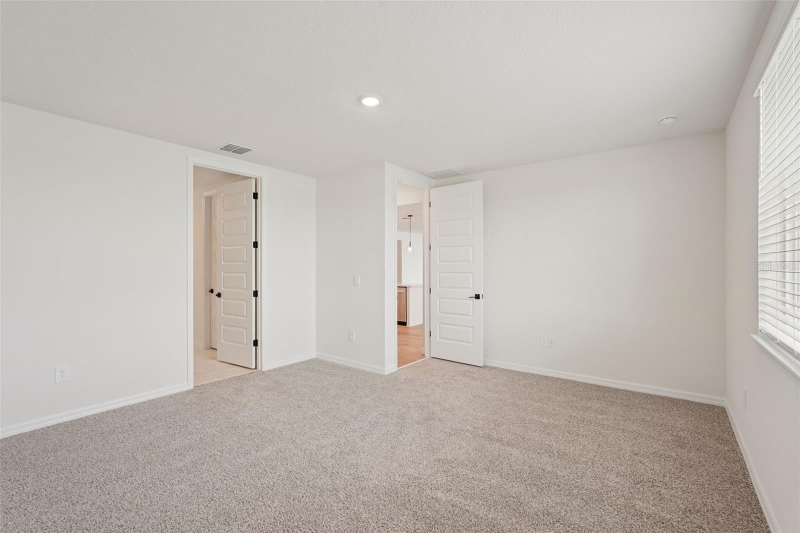 OAKFIELD TRAILS - Residential