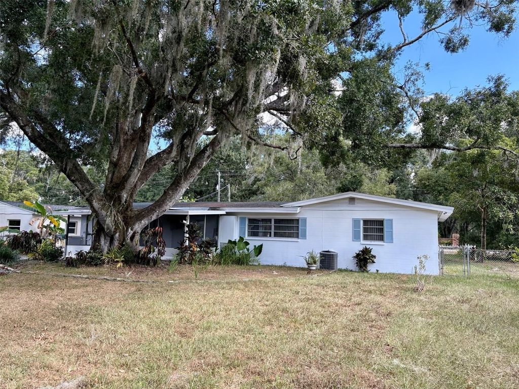 Photo of 15034 Lake Magdalene Boulevard, Tampa, FL 33618 (MLS # TB8439494)