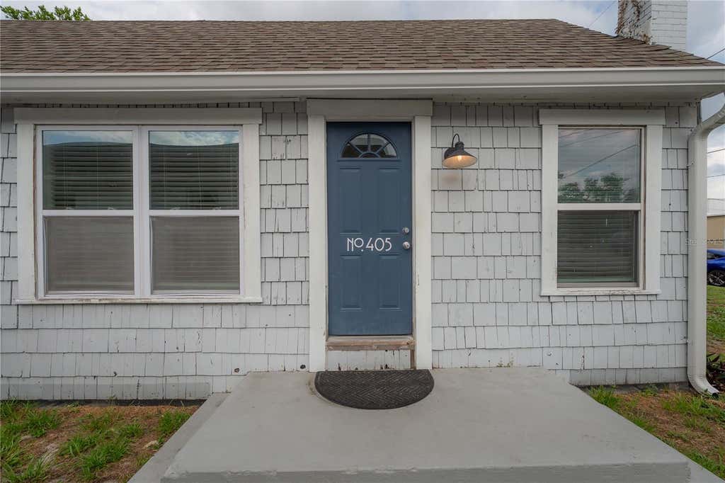 Photo of 405 E Cayuga Street, Tampa, FL 33603 (MLS # TB8534084)