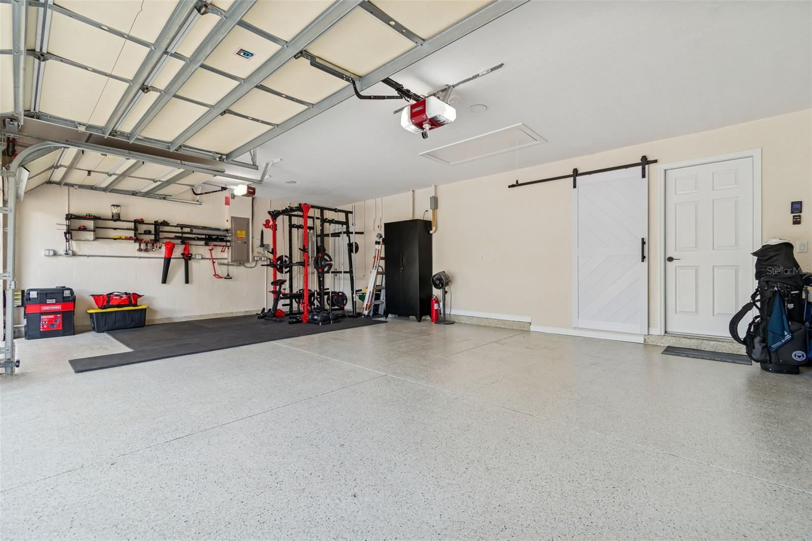 HILLSIDE - Residential