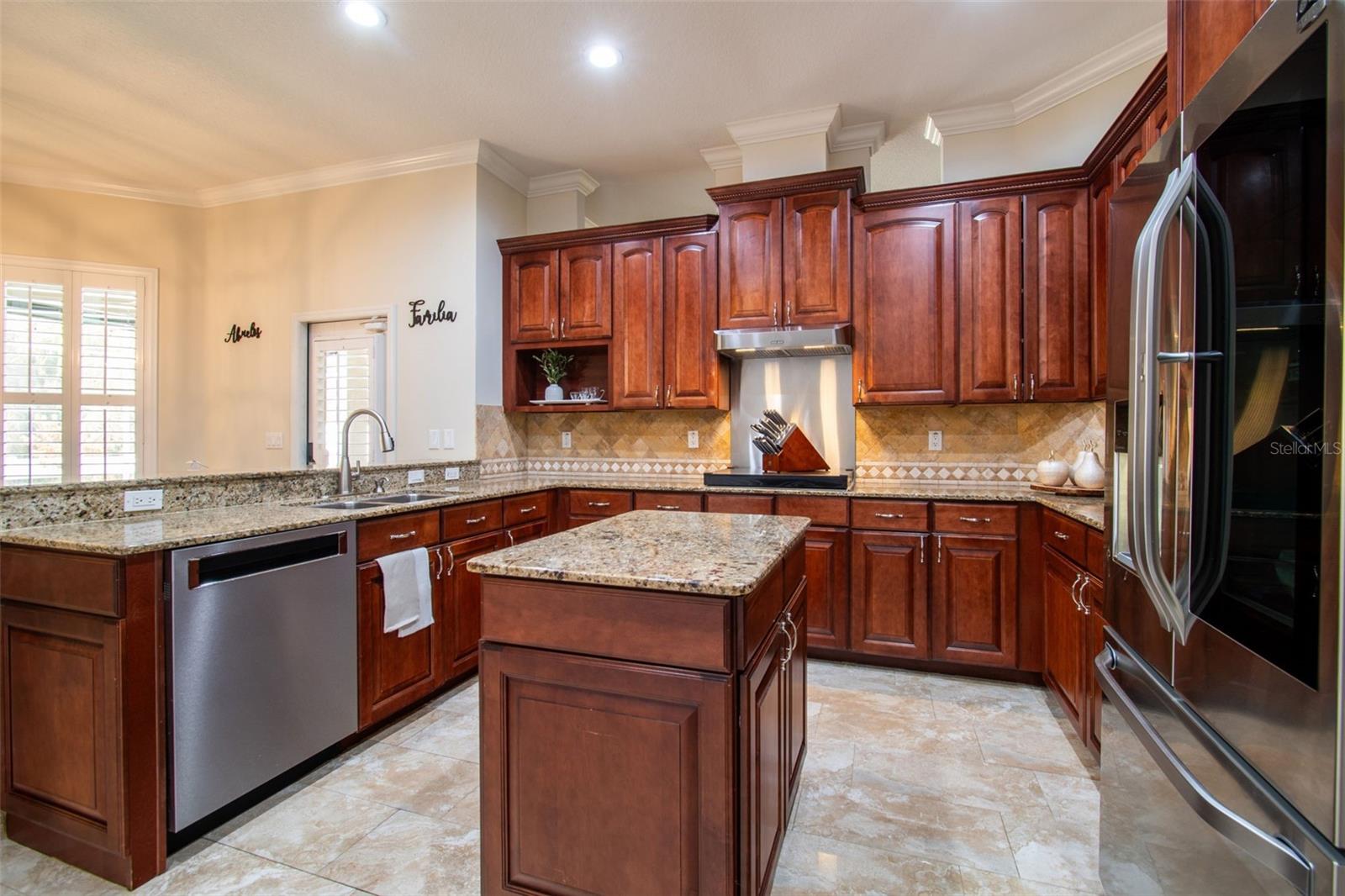 HILLSIDE - Residential