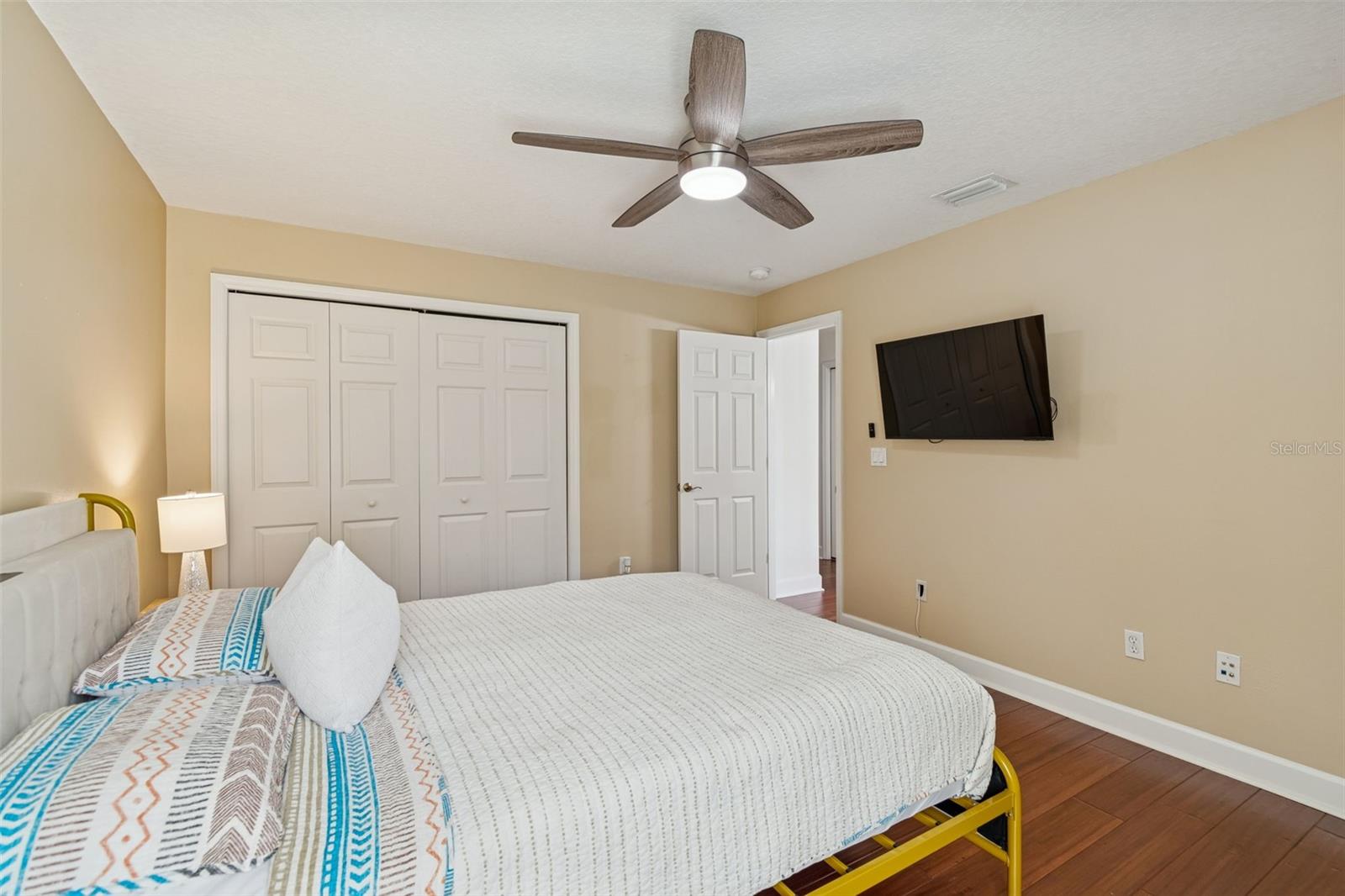 HILLSIDE - Residential