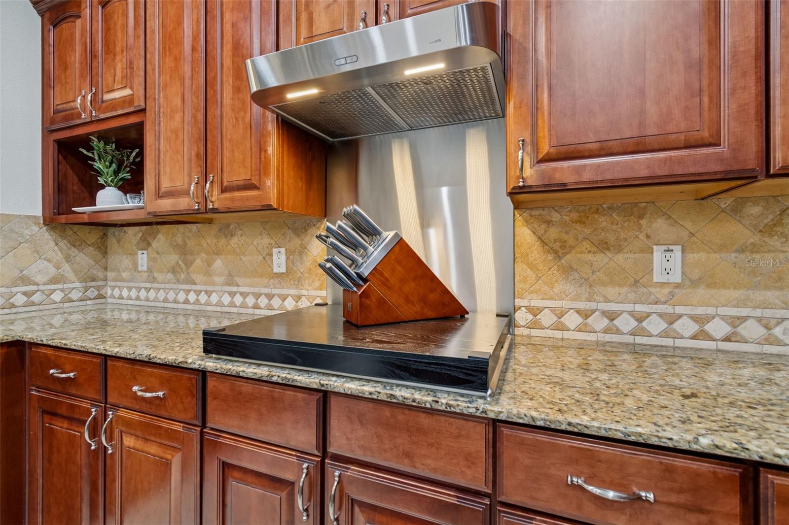 HILLSIDE - Residential