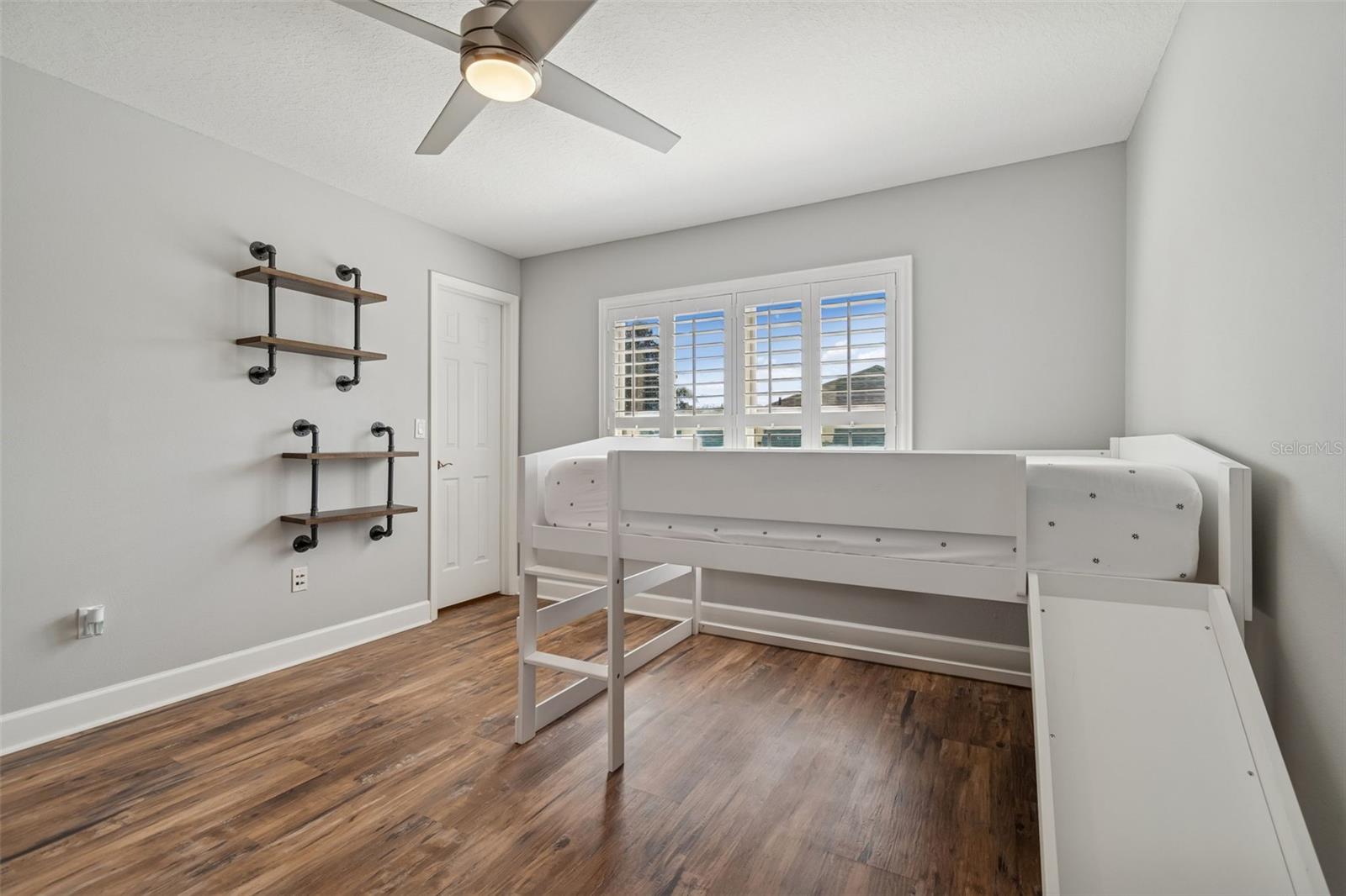 HILLSIDE - Residential