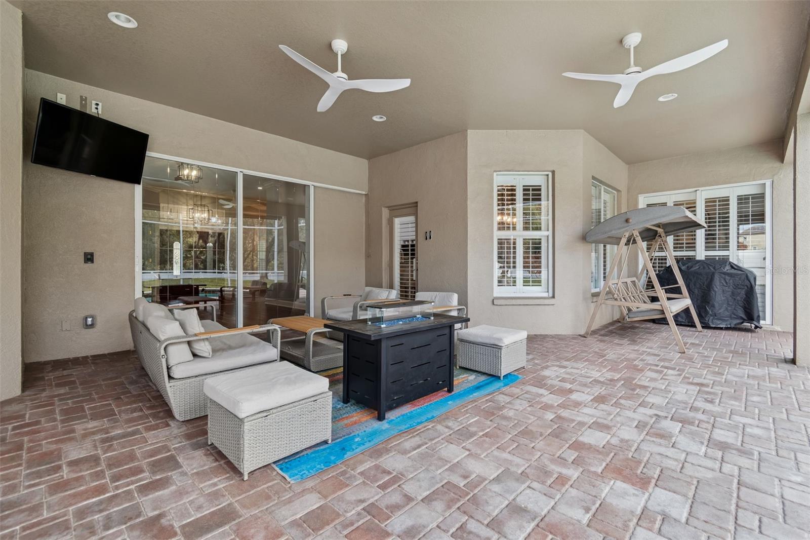 HILLSIDE - Residential