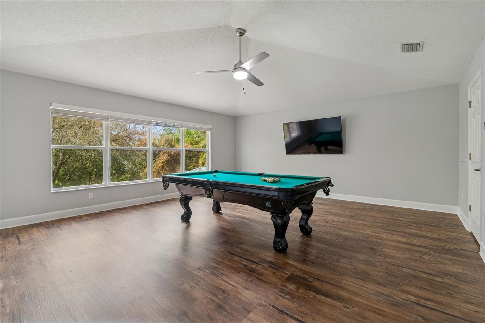 HILLSIDE - Residential