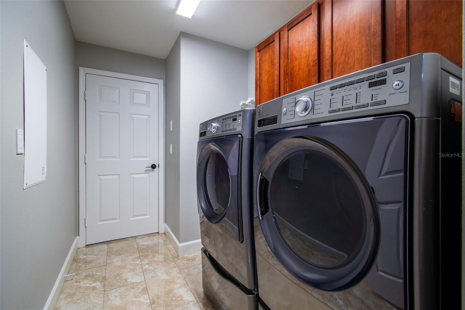 HILLSIDE - Residential