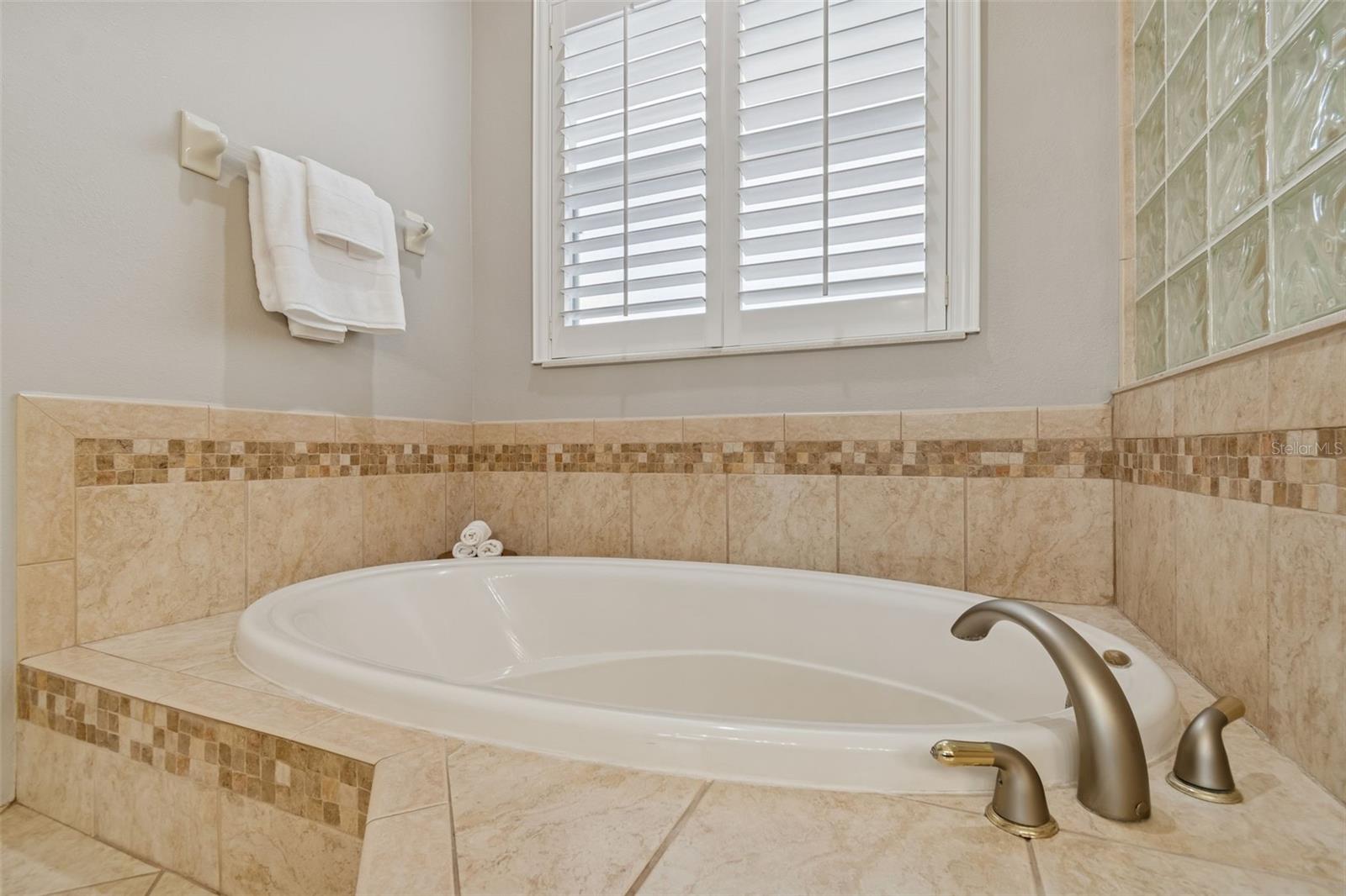 HILLSIDE - Residential