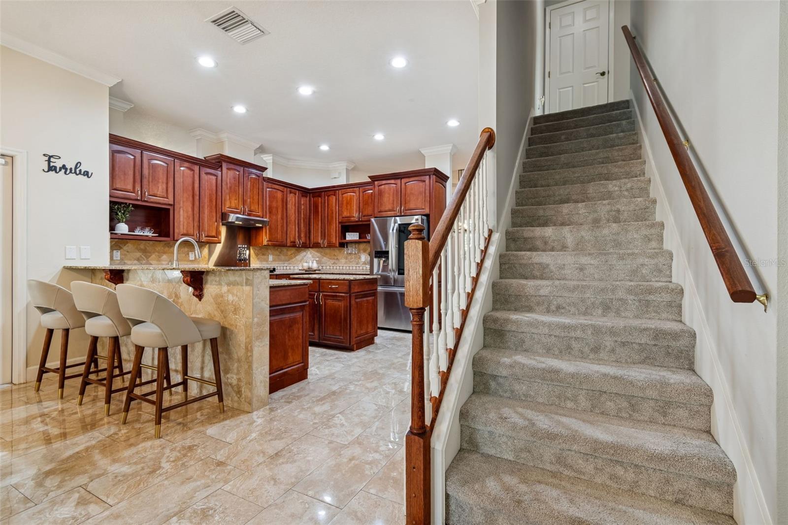 HILLSIDE - Residential