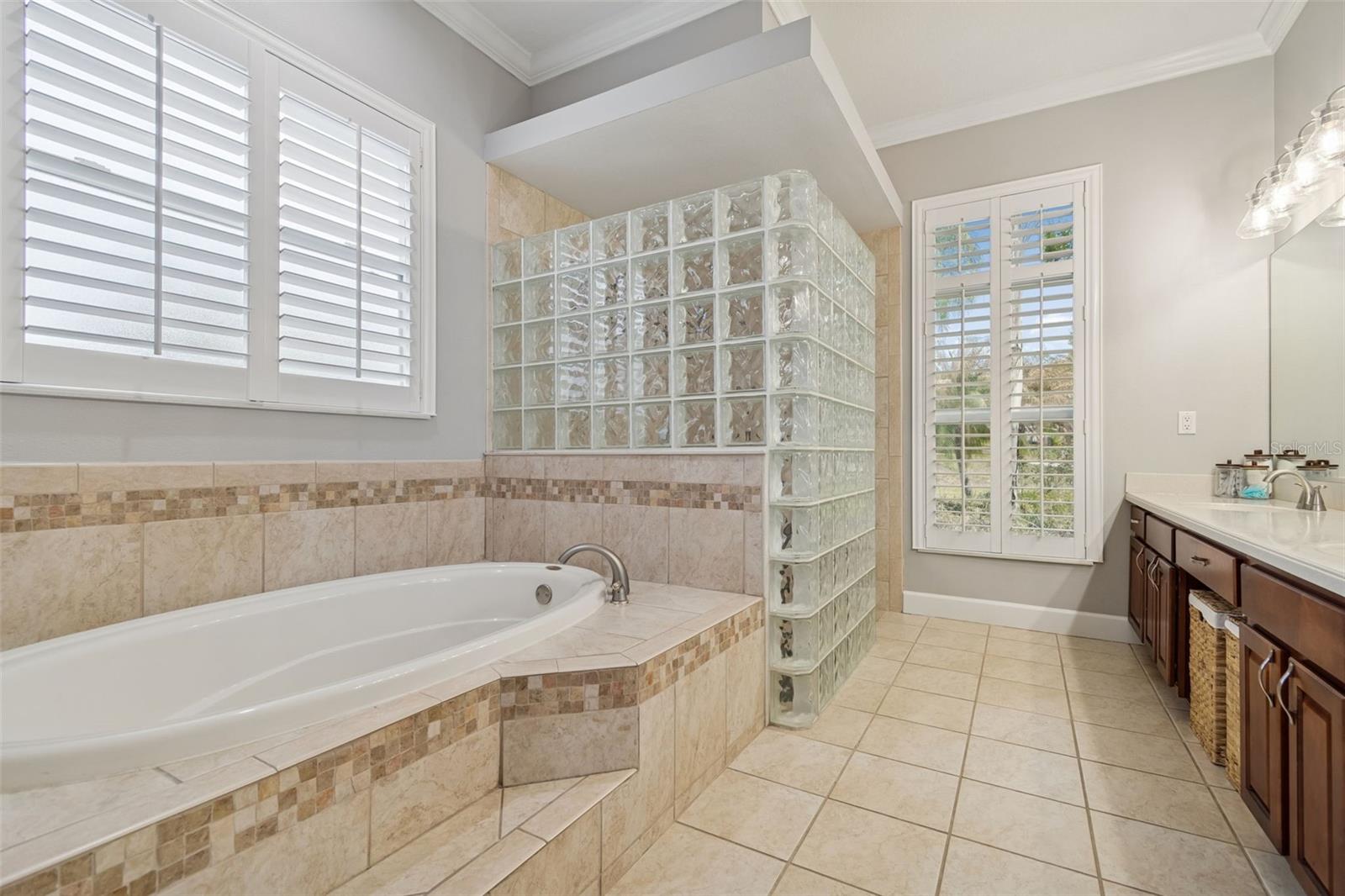 HILLSIDE - Residential