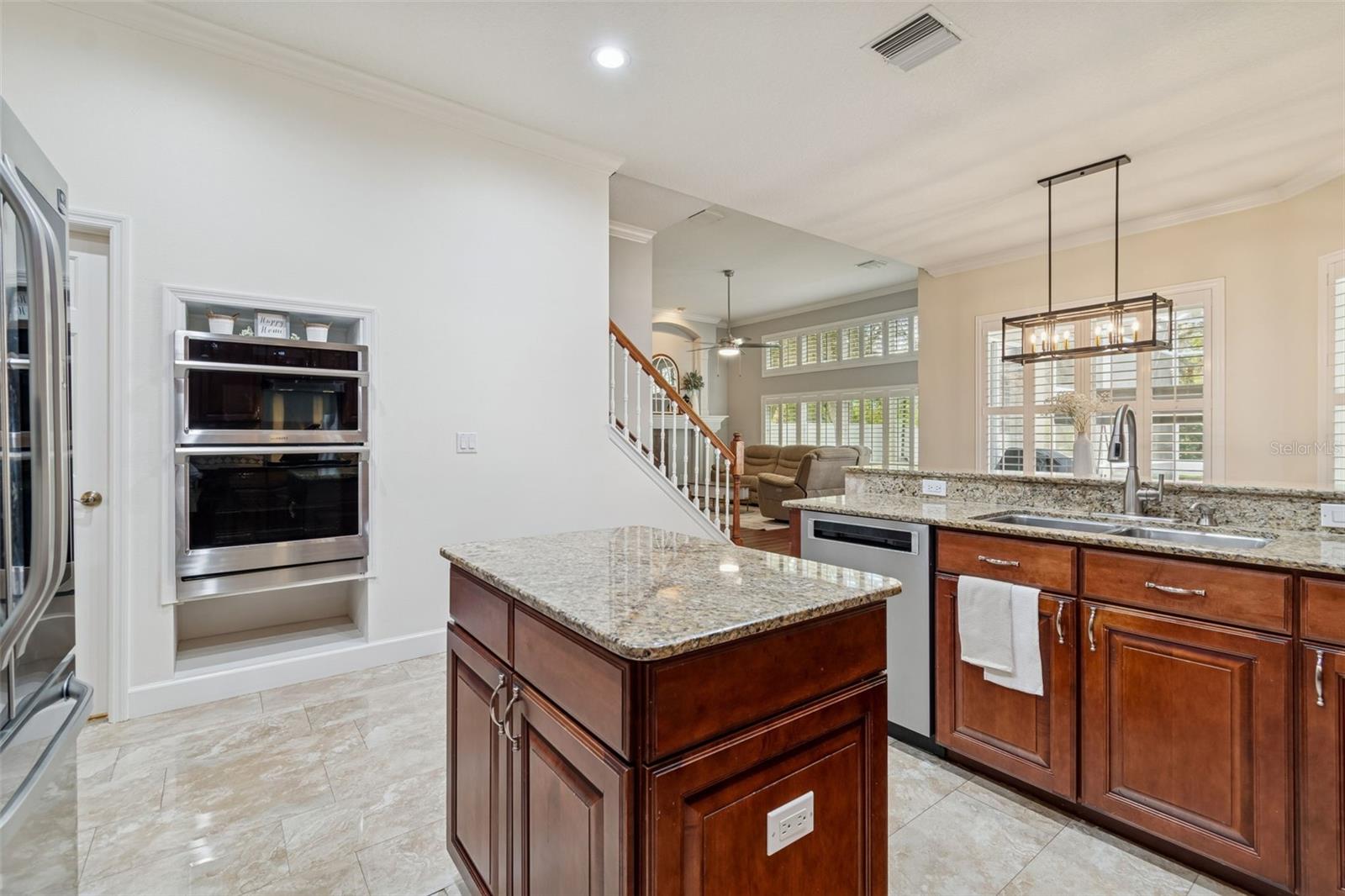 HILLSIDE - Residential