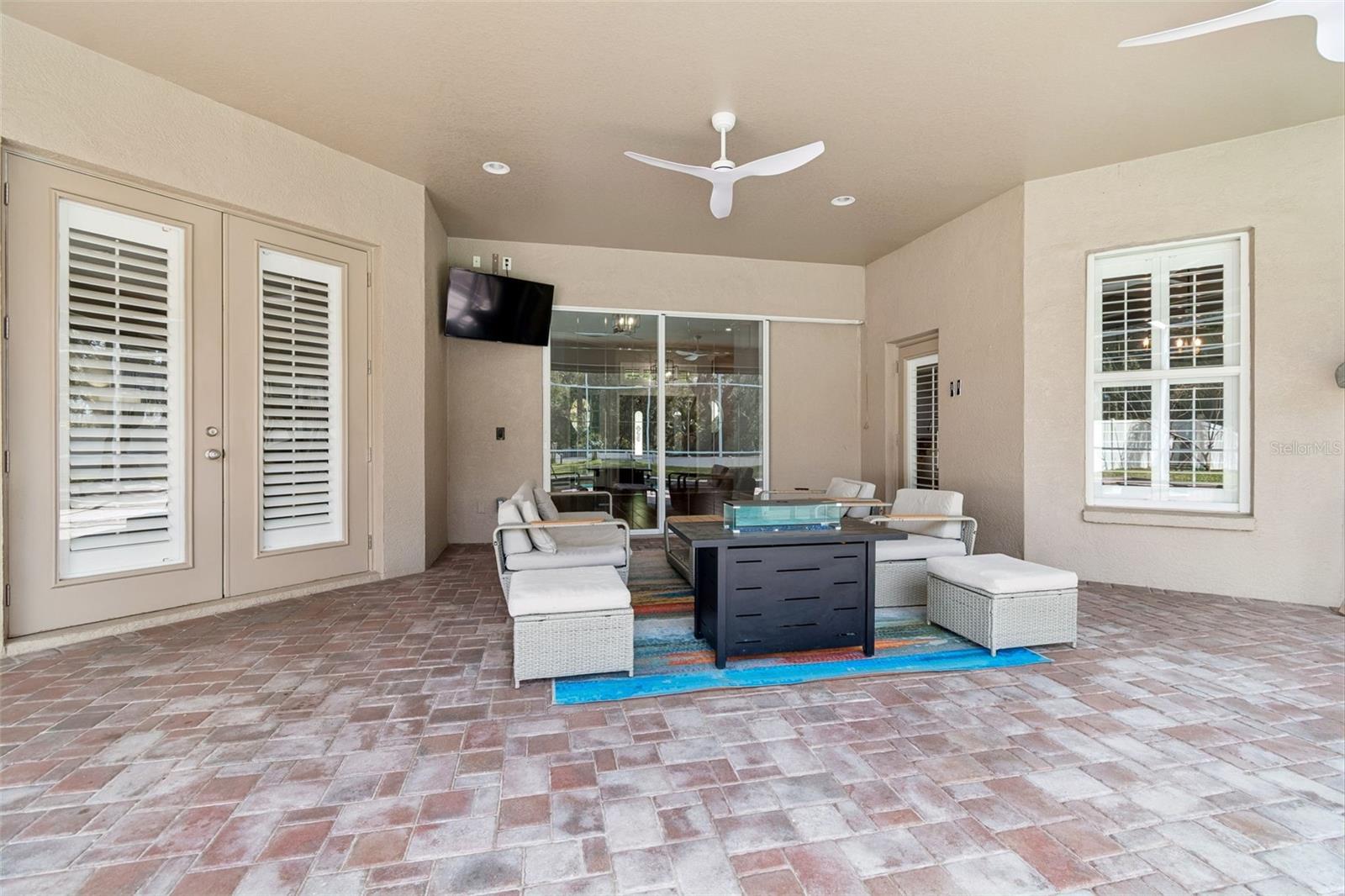 HILLSIDE - Residential