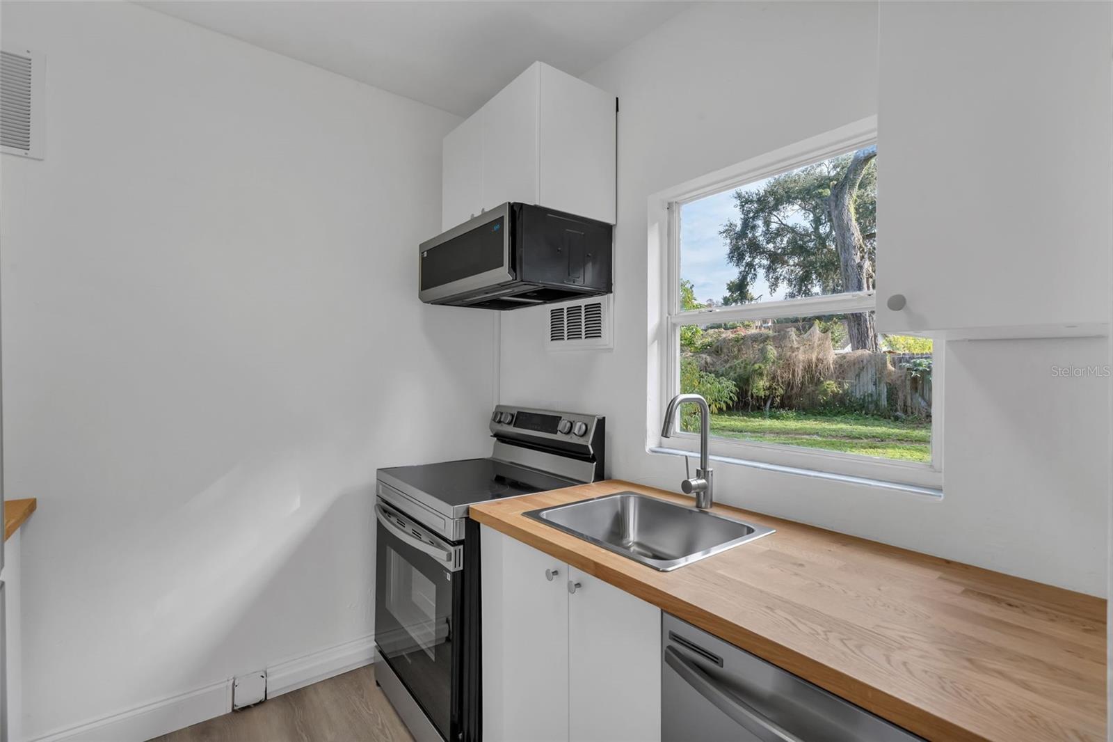 WEST COLONIAL HEIGHTS - Residential Lease