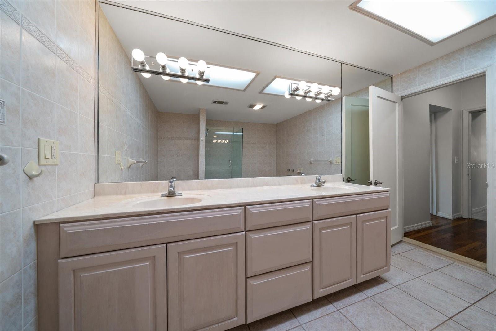 SUNSET BEAUTIFUL - Residential