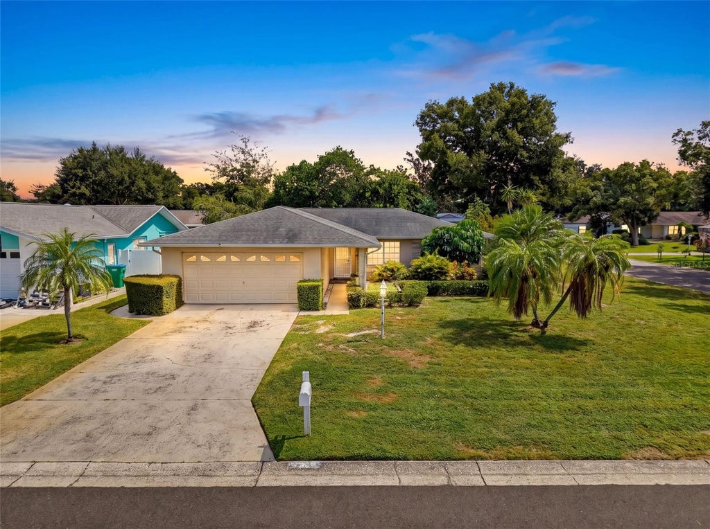 Photo of 2580 Windwood Drive, Clearwater, FL 33763 (MLS # TB8554317)