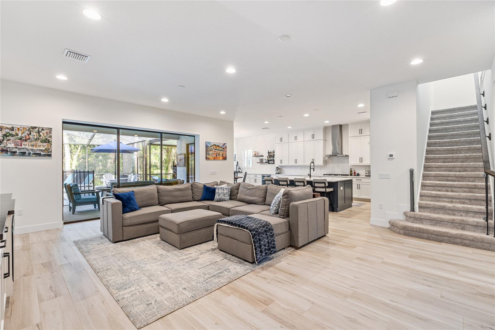 NINE EAGLES UNIT ONE SEC I - Residential