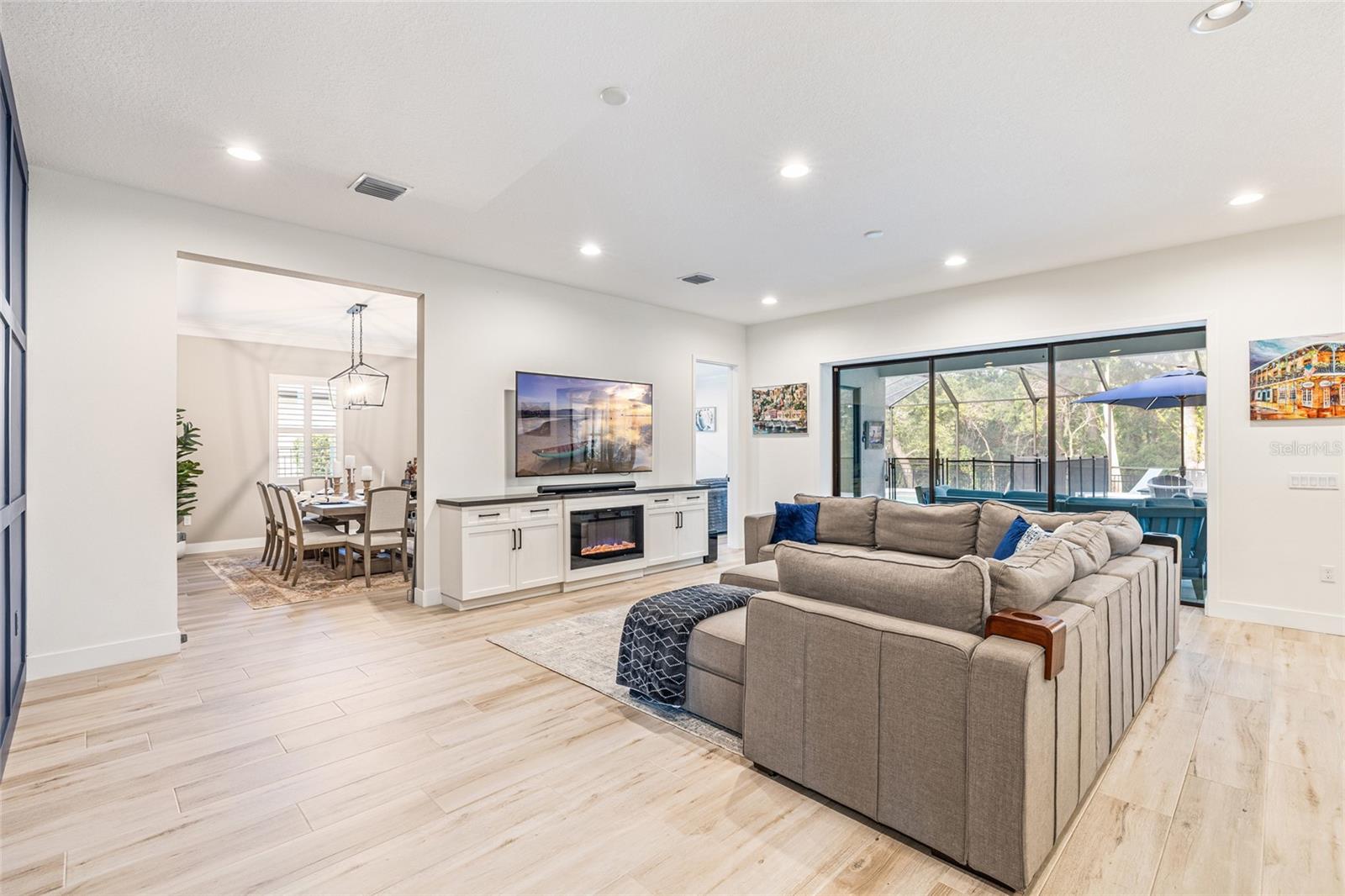 NINE EAGLES UNIT ONE SEC I - Residential