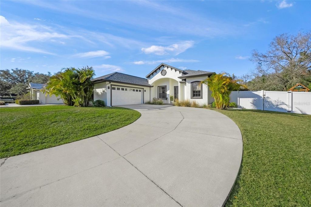 Photo of 4882 Greymoss Lane, Sarasota, FL 34233 (MLS # A4683335)