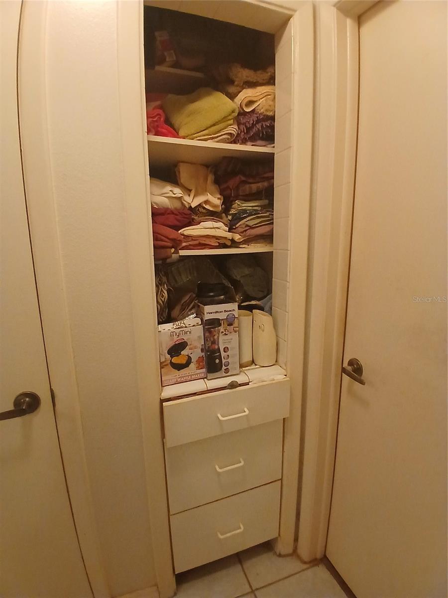 NORTH OAKS CONDO II - Residential