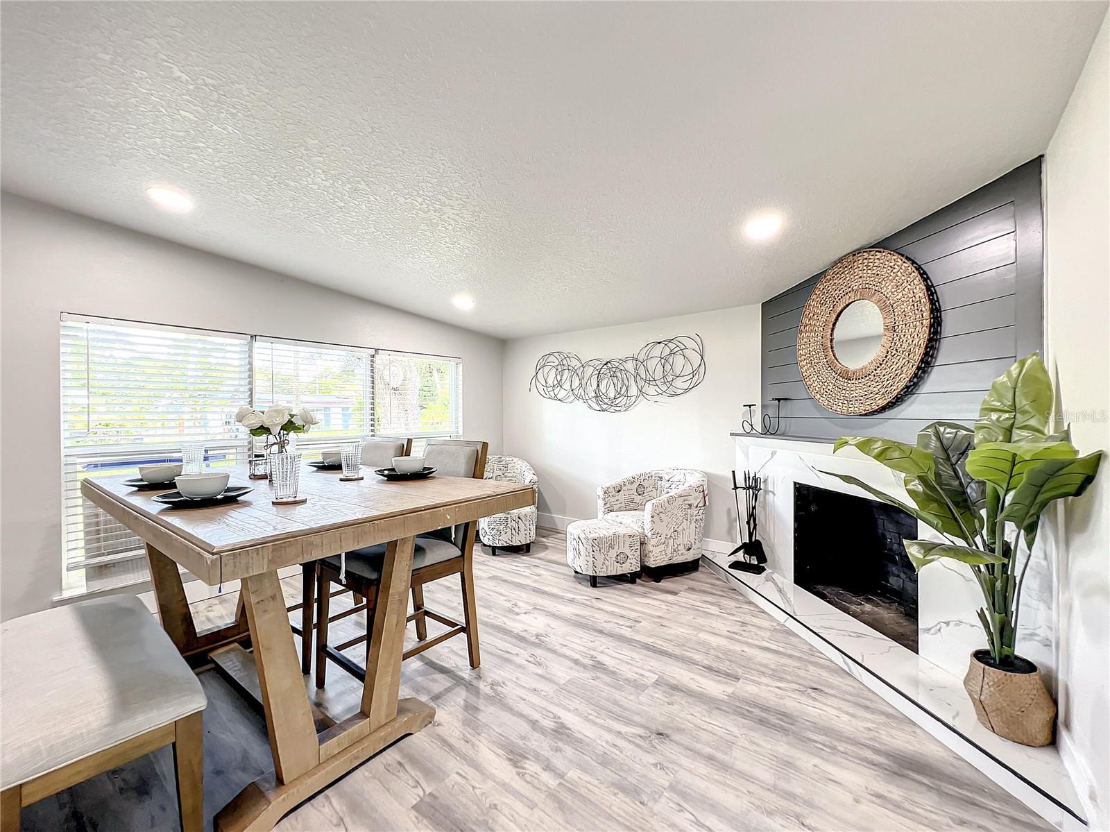 RIVERSIDE ACRES FOURTH ADD - Residential