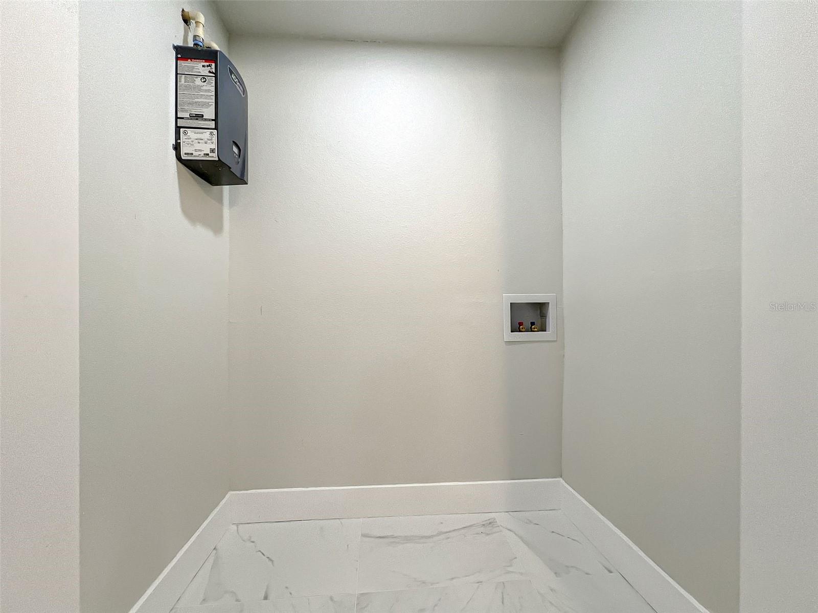 RIVERSIDE ACRES FOURTH ADD - Residential