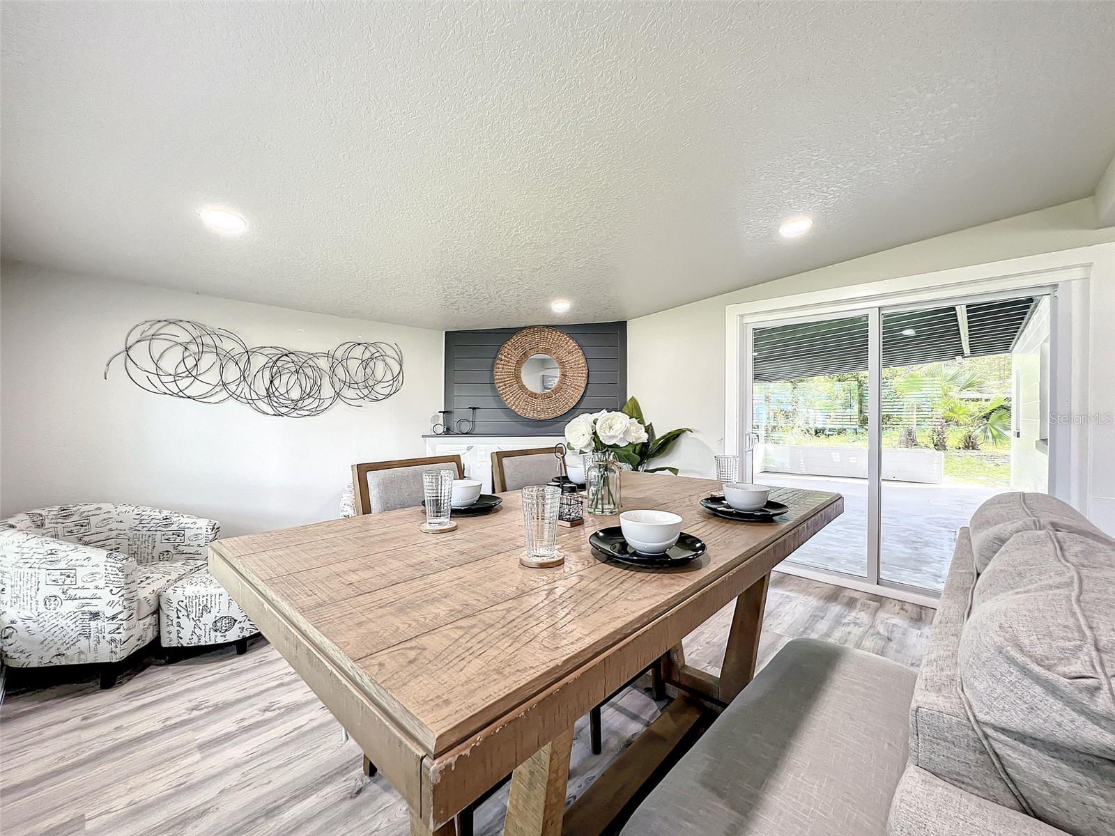 RIVERSIDE ACRES FOURTH ADD - Residential