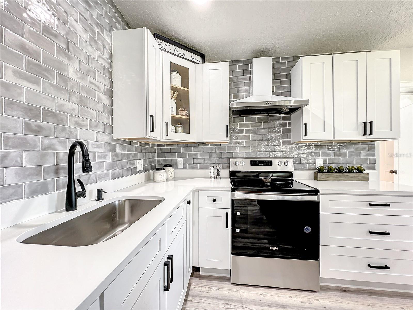 RIVERSIDE ACRES FOURTH ADD - Residential