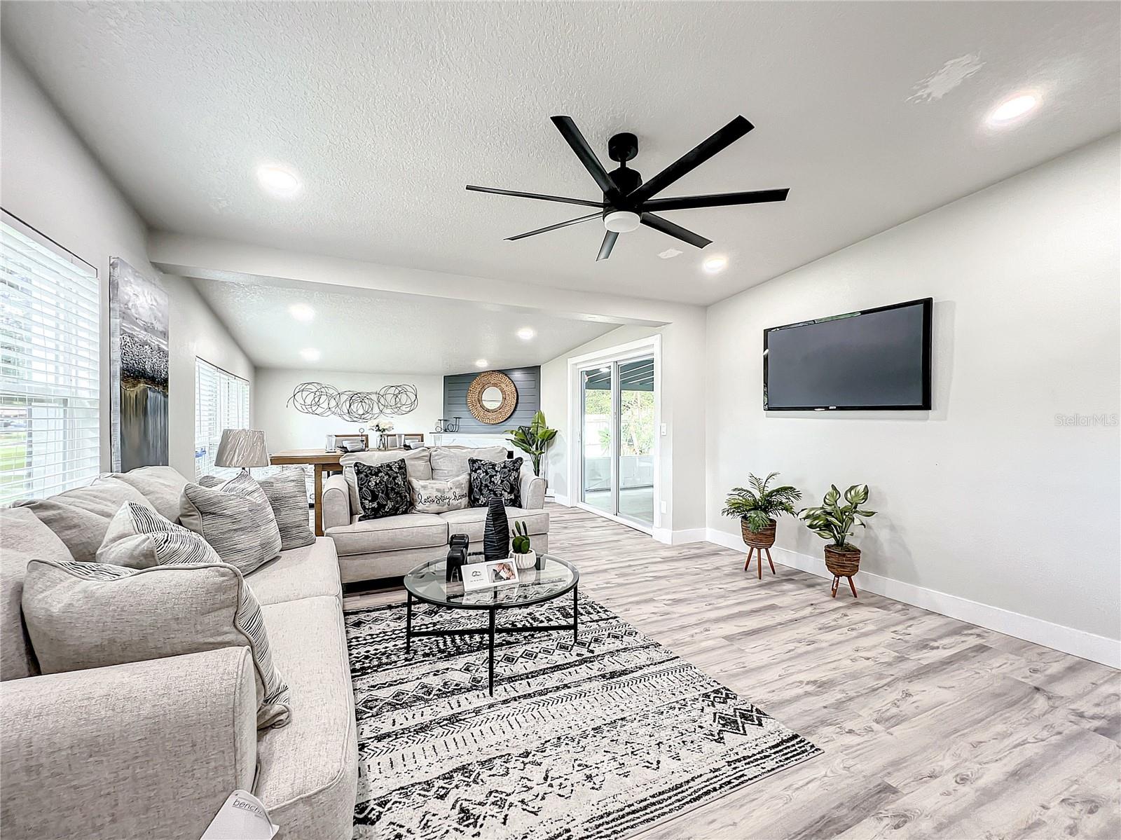 RIVERSIDE ACRES FOURTH ADD - Residential