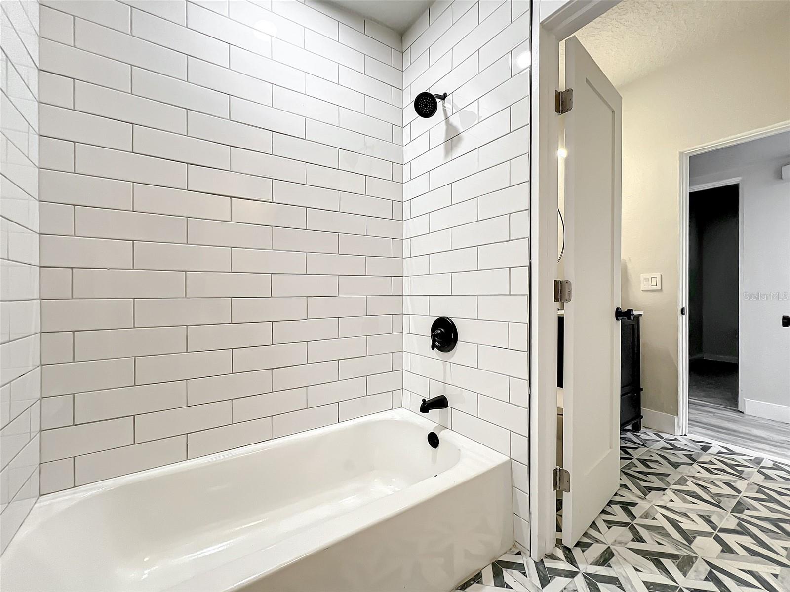 RIVERSIDE ACRES FOURTH ADD - Residential