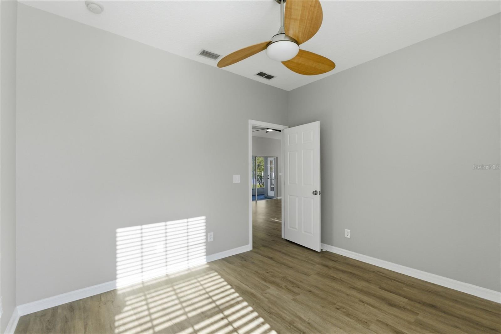 ROYAL HIGHLANDS - Residential